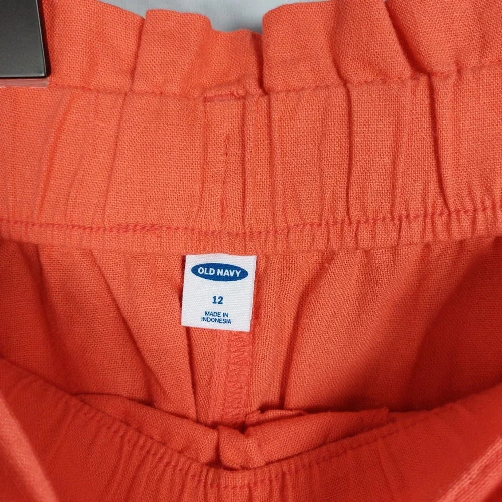 Old Navy measures waist